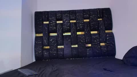 Chris B online show from November 18, 7:06 pm