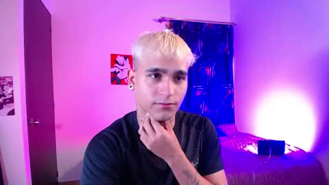 Christian Wang online show from March 8, 1:26 pm