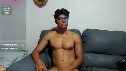 Snapshot of christian_musclet4 chatting on October 19, 11:35 am ---Chistian--- online show from October 19, 11:35 am