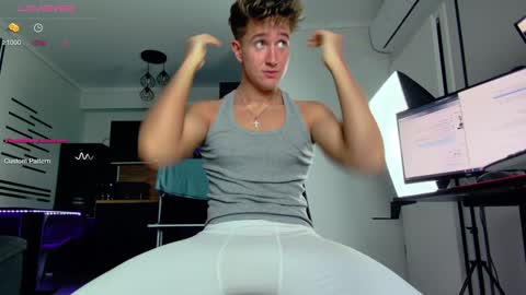 UPVOTE ME ------  ILL DO SOMETHING FOR FREE online show from December 3, 5:08 am