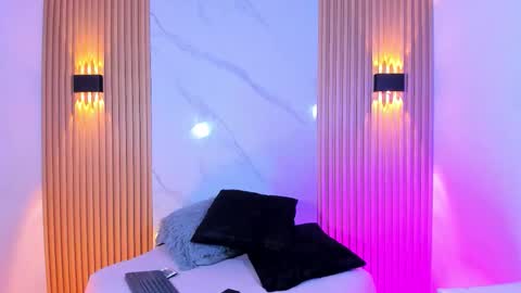 Chrisopher Hunter online show from February 20, 7:37 pm