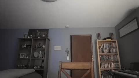 chrisw8121 online show from February 2, 2:10 am