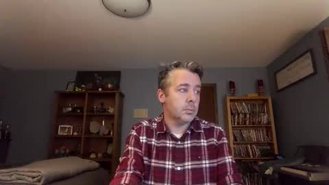 chrisw8121 online show from November 22, 5:18 am