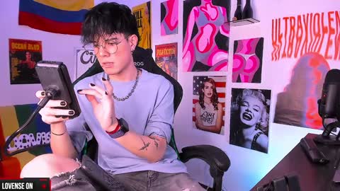 David     Independent Model online show from January 7, 2:54 am