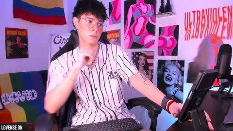 David     Independent Model online show from January 20, 2:01 am