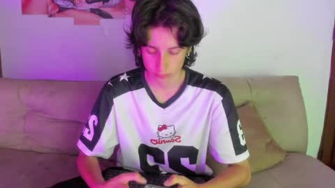 cirosky_elchicopolla online show from April 3, 3:36 am