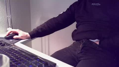 clamshive7 online show from March 25, 4:27 am