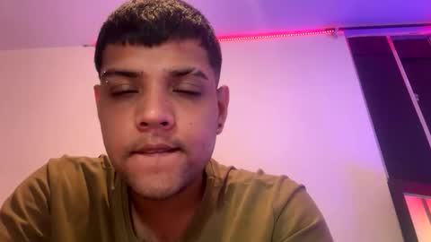 Snapshot of clarentz_baileys chatting on September 14, 7:43 am Clarentz bby online show from September 14, 7:43 am