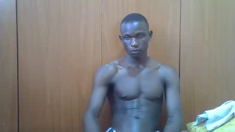 clive_damian online show from May 24, 1:39 pm