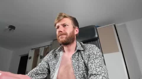 Nicholas online show from May 22, 8:47 pm