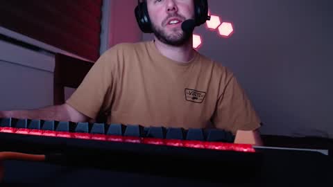 c o f f e e l o u n g e online show from March 11, 10:40 am