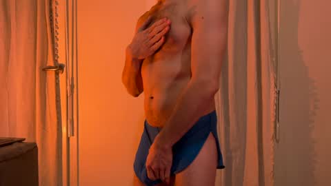 coldsweats online show from December 11, 2:32 am