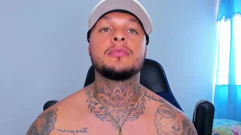 colin_fox1 online show from March 21, 4:55 pm