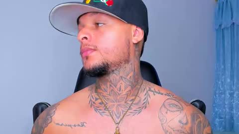 colin_fox1 online show from March 20, 2:37 am