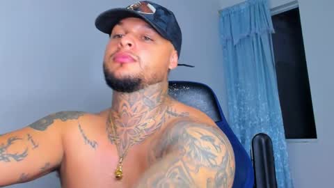 colin_fox1 online show from April 9, 12:08 am