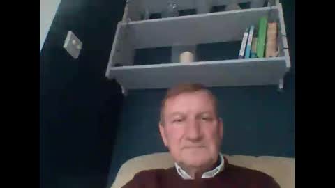 Snapshot of colinbeech chatting on December 3, 2:38 pm colinbeech online show from December 3, 2:38 pm