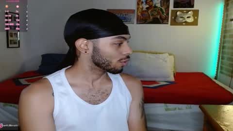 Snapshot of colinlatinbrown chatting on December 28, 1:18 pm IG online show from December 28, 1:18 pm