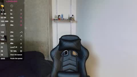 colombianmuscle8 online show from December 17, 3:25 am