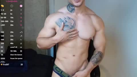 colombianmuscle8 online show from November 15, 4:36 am