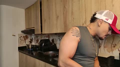 Jhoan online show from November 20, 5:51 am