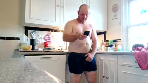 comegetmeinthemorning online show from April 9, 8:04 pm