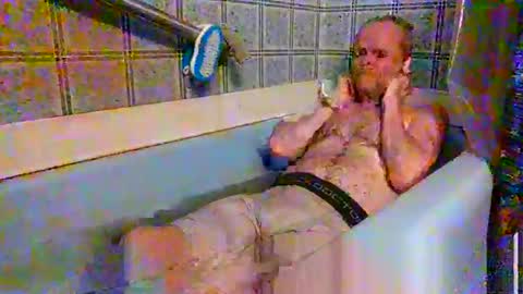 Comforter8 online show from October 21, 12:47 am