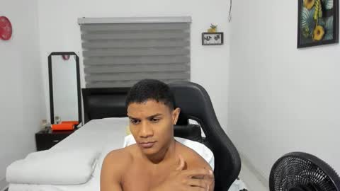 Ethan  online show from December 14, 10:50 pm