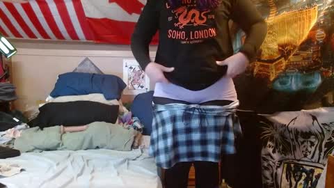 cosmicjones88 online show from April 3, 9:28 am