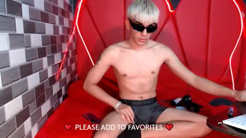 MIA LIZ AND SAM online show from January 27, 9:11 pm