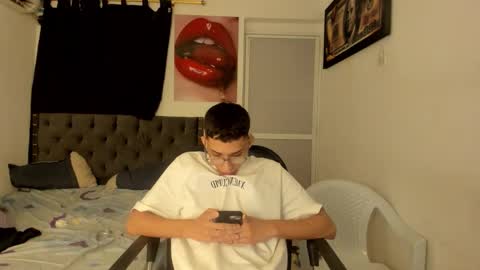 crazzy_master1 online show from April 13, 2:23 am