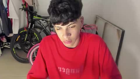 crazzy_master1 online show from April 10, 6:20 am