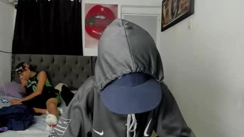 crazzy_master1 online show from April 9, 5:27 am