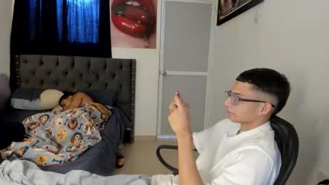 crazzy_master1 online show from April 14, 7:46 pm