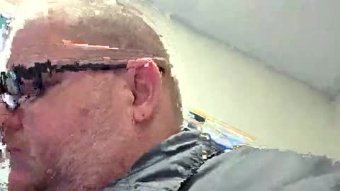 The hopeless romantic online show from December 17, 4:42 am