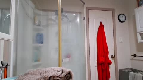 The hopeless romantic online show from December 5, 8:44 am