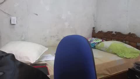 cris_simons online show from December 3, 1:50 am