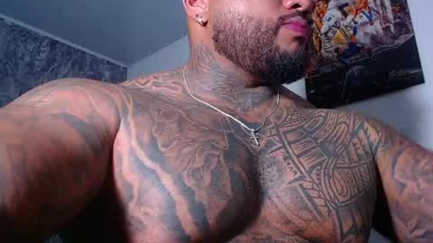 criss_zanders202 online show from May 26, 11:01 pm