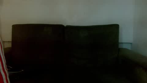 Snapshot of criss_zuri chatting on October 2, 2:54 pm criss_zuri online show from October 2, 2:54 pm