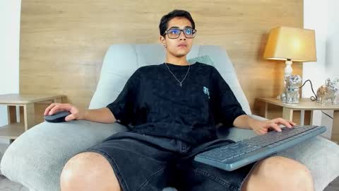 Snapshot of cristian_suarezz_ chatting on October 19, 9:40 pm cristian_suarezz_ online show from October 19, 9:40 pm