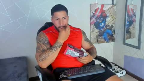 Snapshot of cristian_walker chatting on January 25, 10:07 pm cristian walker online show from January 25, 10:07 pm