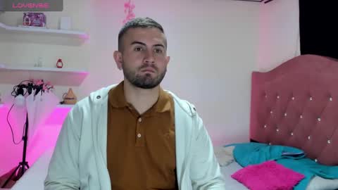 cris online show from February 11, 1:41 am