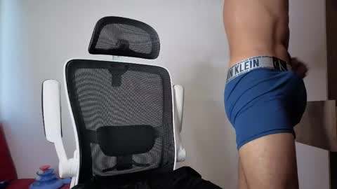 cristopher23  online show from April 21, 11:27 am