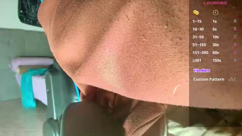 Snapshot of cristopher_here chatting on October 13, 2:06 am CRISTOPHER online show from October 13, 2:06 am