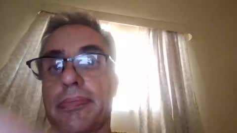 Snapshot of crucut80 chatting on January 22, 10:29 am Crucut online show from January 22, 10:29 am