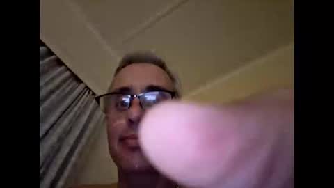 Snapshot of crucut80 chatting on January 3, 6:46 pm Crucut online show from January 3, 6:46 pm
