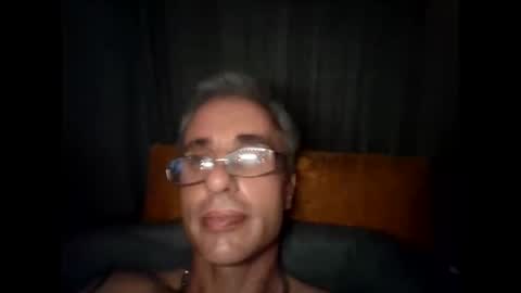 Snapshot of crucut80 chatting on January 22, 12:27 am Crucut online show from January 22, 12:27 am