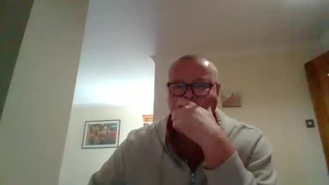 Snapshot of curiousax77 chatting on March 11, 12:39 pm curiousax77 online show from March 11, 12:39 pm