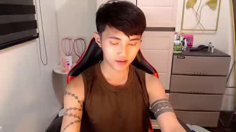 Steph online show from April 8, 11:24 pm