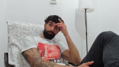 cuteeboy online show from March 9, 6:02 pm