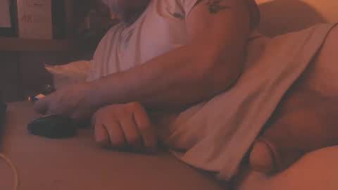 Snapshot of daddiesmonstercock chatting on January 26, 12:54 pm daddiesmonstercock online show from January 26, 12:54 pm